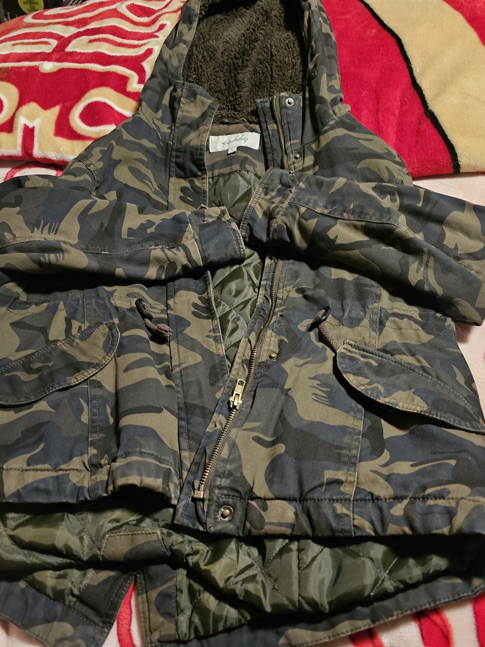 Sebby Womens Camo Hooded Puffer Jacket - Olive & Black